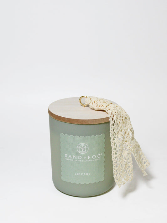 Library 10 oz scented candle